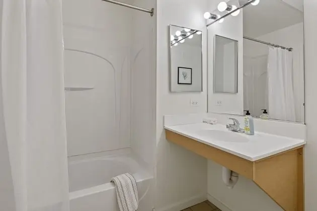 Premium Stüdyo, 2 Büyük (Queen) Boy Yatak, Özel Banyo, Şehir Manzaralı