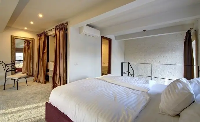 Business Çatı Katı (Loft), Birden Çok Yatak, Şömine, Şehir Manzaralı