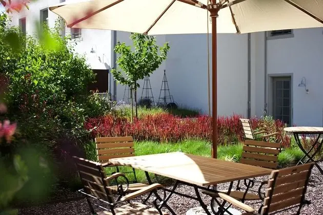 Çatı Katı (Loft), Avlu Manzaralı