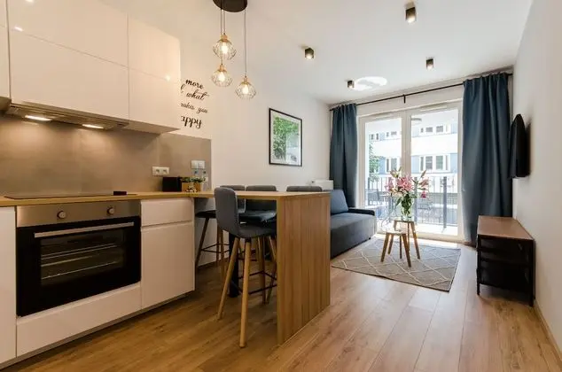 Apart Daire, Sigara İçilmez, Balkon (Slomnicka Street)