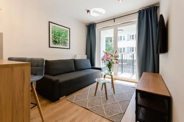 Apart Daire, Sigara İçilmez, Balkon (Slomnicka Street)