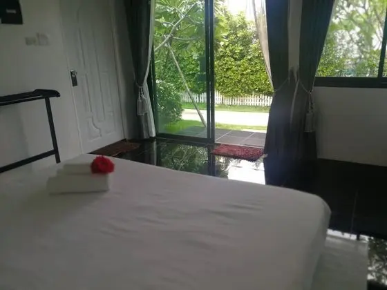 Standard Room with Garden View