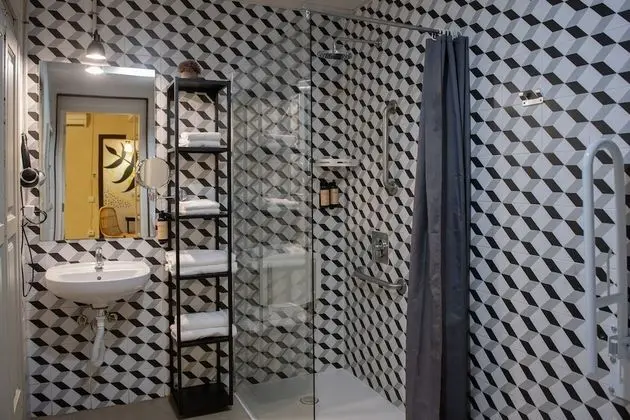 Üç Kişilik Oda, Özel Banyo
