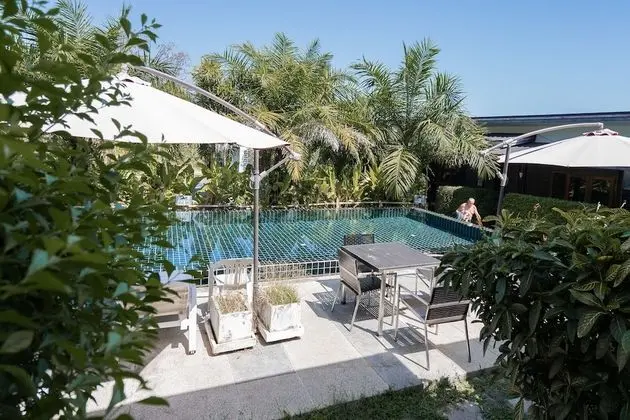 Standard Pool View