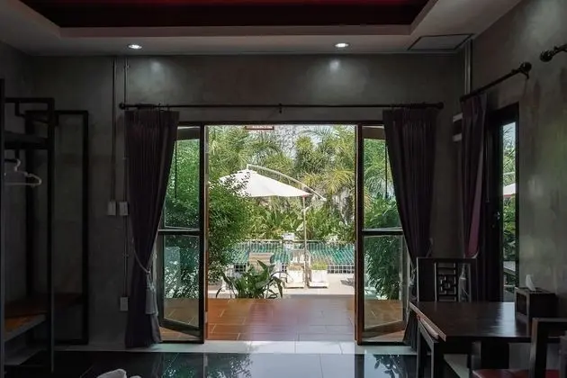 Standard Pool View