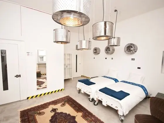 İki Ayrı Yataklı Oda, Banyolu/Duşlu