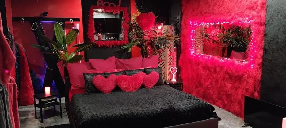Romantic Süit, Sıcak Su Havuzu