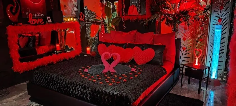 Romantic Süit, Sıcak Su Havuzu