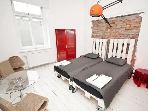 Tek Büyük veya İki Ayrı Yataklı Oda