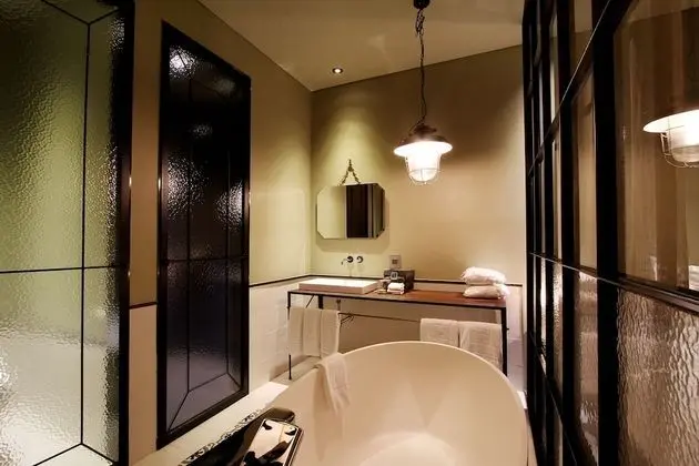 Superior Tek Büyük Yataklı Oda (Bathtub or shower depend on room type)