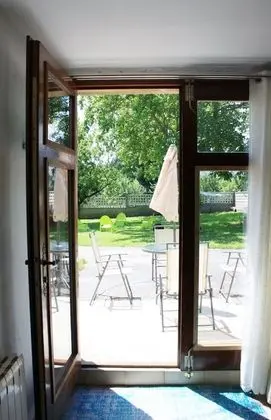 Stüdyo, Bahçe Manzaralı