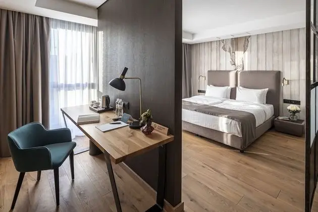 Deluxe Tek Büyük Yataklı Oda