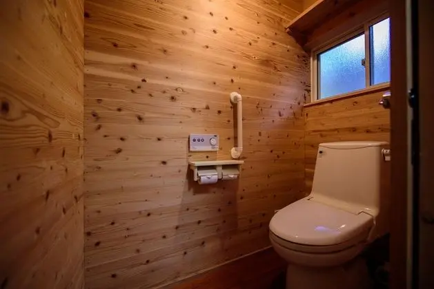 Ev (Log House with Indoor Bath)