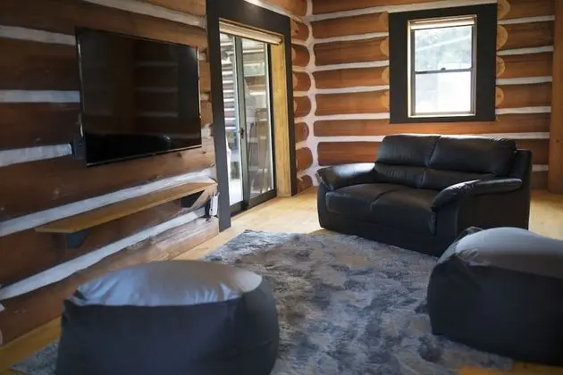 Villa (LOG OCEAN)