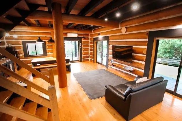 Villa (LOG OCEAN)