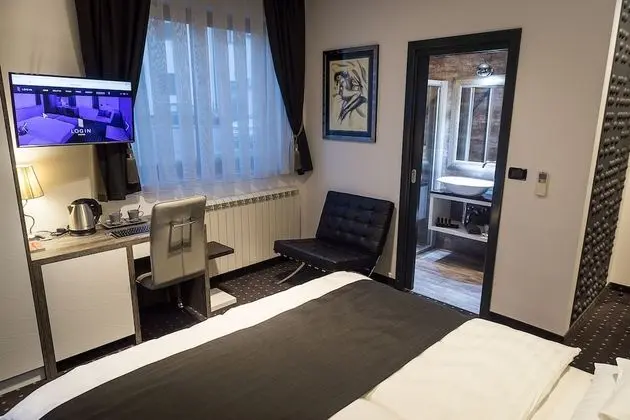 Deluxe Tek Büyük veya İki Ayrı Yataklı Oda, Engellilere Uygun