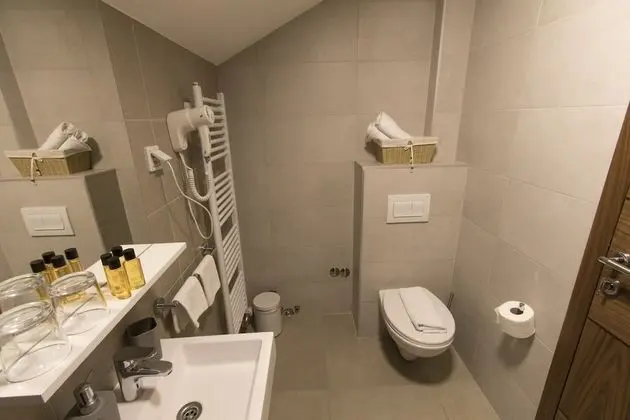 Comfort Tek Büyük veya İki Ayrı Yataklı Oda