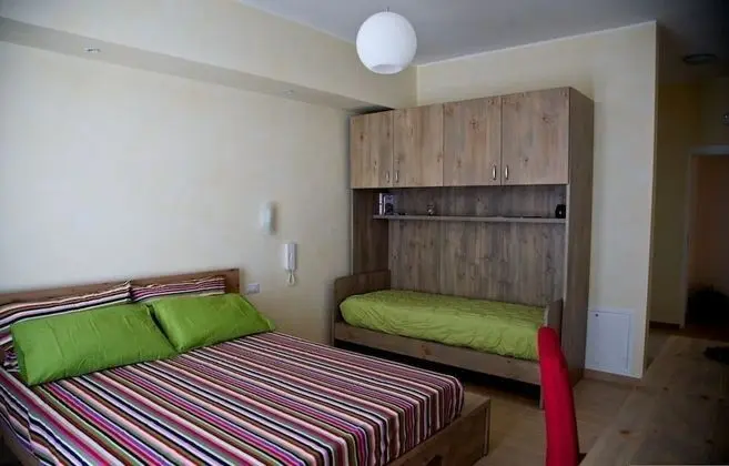 Üç Kişilik Oda