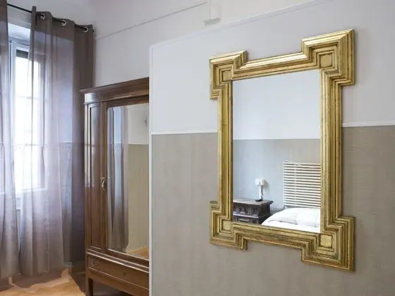 Tek Büyük veya İki Ayrı Yataklı Oda, Ortak Banyo