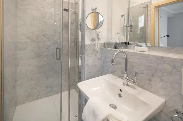 Comfort Tek Büyük Yataklı Oda, 1 Büyük (Queen) Boy Yatak, Avlu Manzaralı