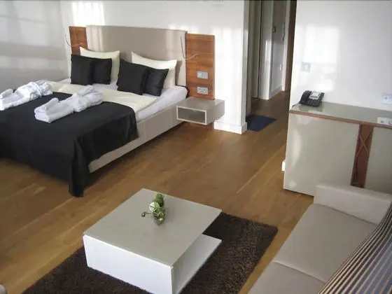 Premium Tek Büyük Yataklı Oda