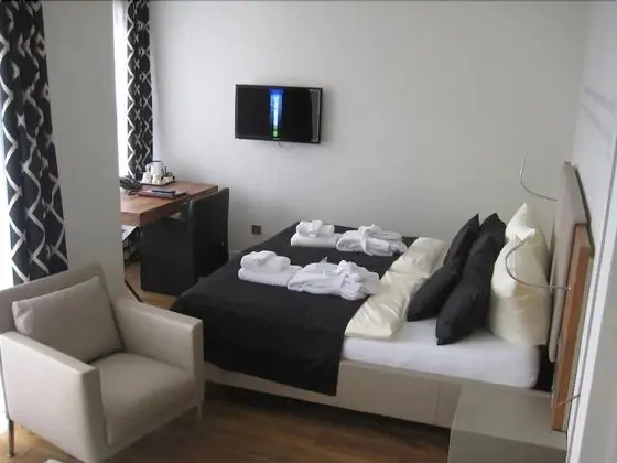 Premium Tek Büyük Yataklı Oda