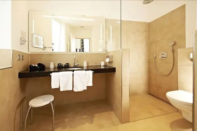 Premium Tek Büyük Yataklı Oda