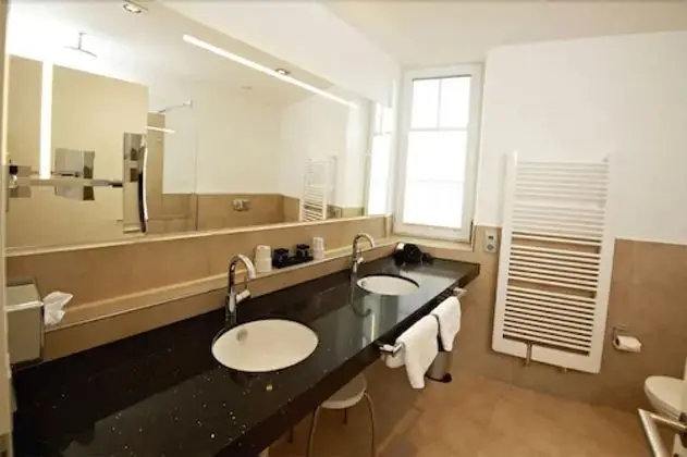 Premium Tek Büyük Yataklı Oda