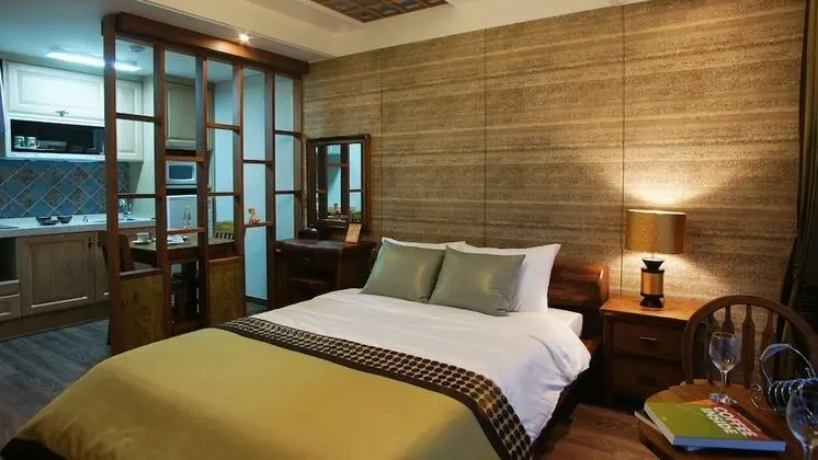 Honeymoon Tek Büyük Yataklı Oda