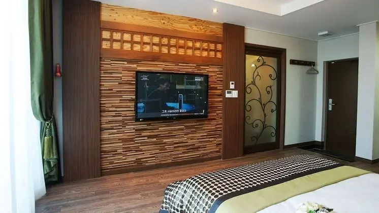 Honeymoon Tek Büyük Yataklı Oda