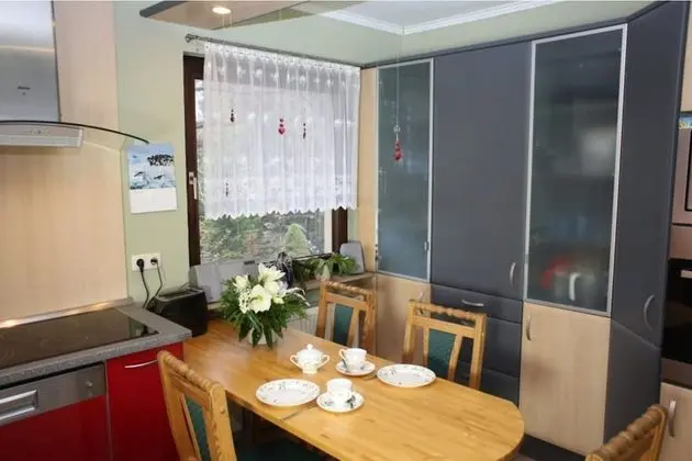 Apart Daire, 1 Büyük (Queen) Boy Yatak ve Çekyat (Logis 2)