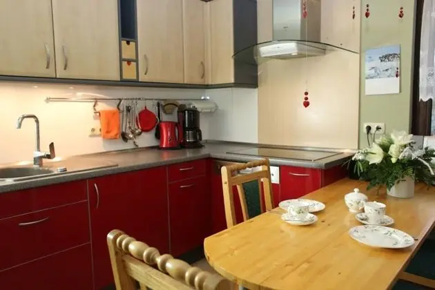 Apart Daire, 1 Büyük (Queen) Boy Yatak ve Çekyat (Logis 2)