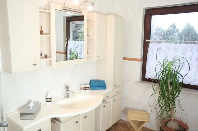 Apart Daire, 1 Büyük (Queen) Boy Yatak ve Çekyat (Logis 2)