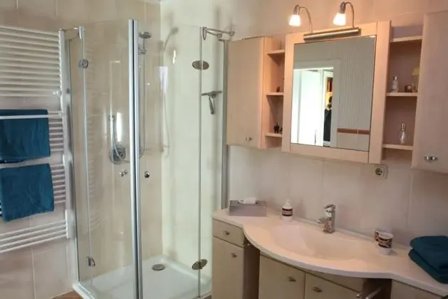 Apart Daire, 1 Büyük (Queen) Boy Yatak ve Çekyat (Logis 2)