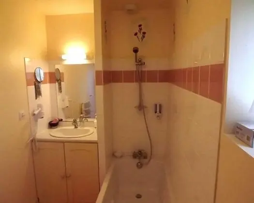 Tek Büyük Yataklı Oda (Coquelicot)