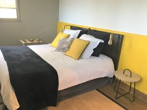 Dört Kişilik Oda, Ortak Banyo, Bahçe Manzaralı