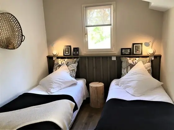 Dört Kişilik Oda, Ortak Banyo, Bahçe Manzaralı