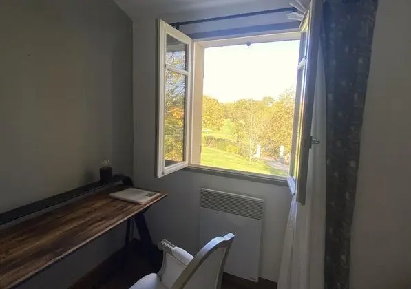 Dört Kişilik Oda, Ortak Banyo, Bahçe Manzaralı