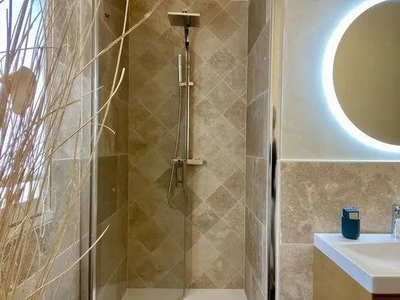 Dört Kişilik Oda, Ortak Banyo, Bahçe Manzaralı