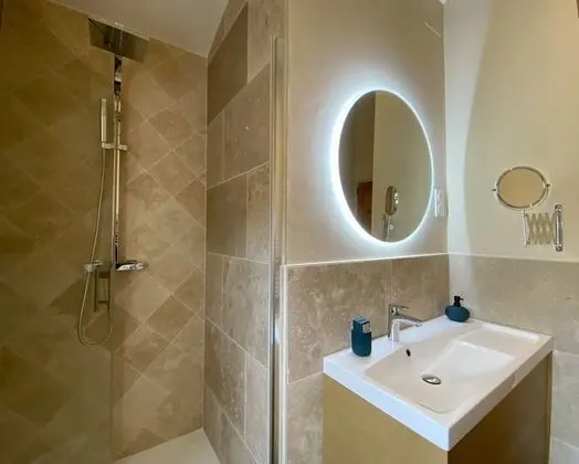 Dört Kişilik Oda, Ortak Banyo, Bahçe Manzaralı