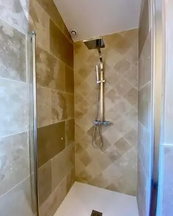 Dört Kişilik Oda, Ortak Banyo, Bahçe Manzaralı