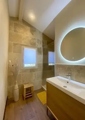 Dört Kişilik Oda, Ortak Banyo, Bahçe Manzaralı