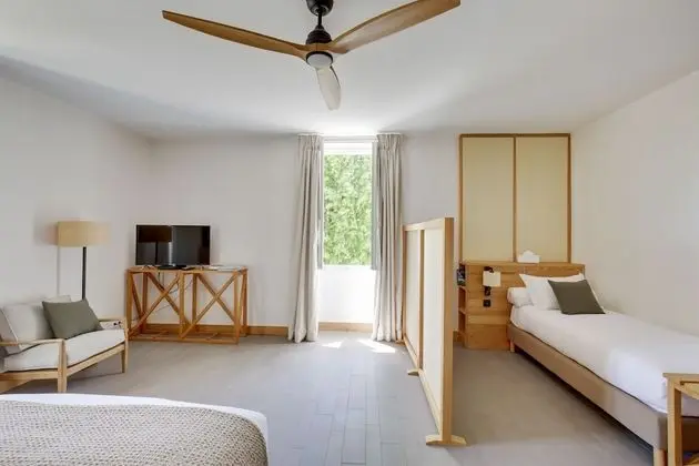 Comfort Üç Kişilik Oda, Banyolu/Duşlu, Üzüm Asması Manzaralı (Chambre )