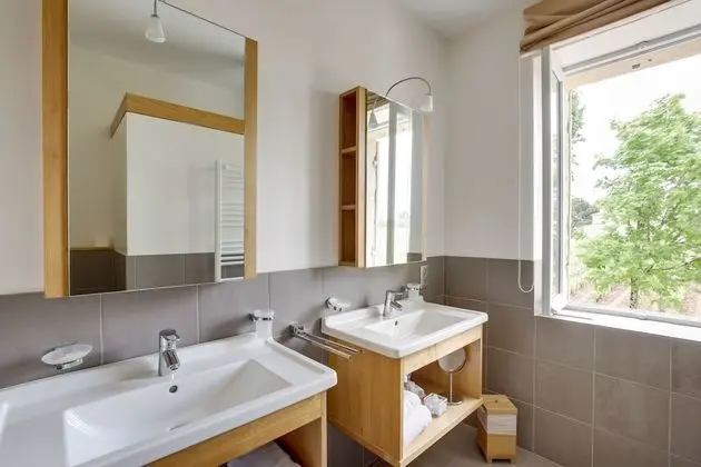 Comfort Üç Kişilik Oda, Banyolu/Duşlu, Üzüm Asması Manzaralı (Chambre )