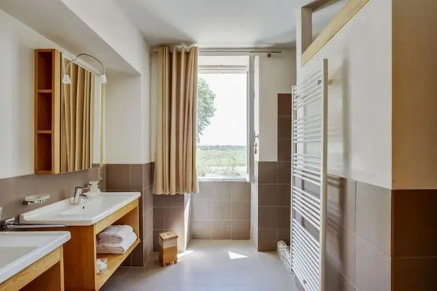 Tek Büyük Yataklı Oda, Banyolu/Duşlu, Üzüm Asması Manzaralı (Chambre)
