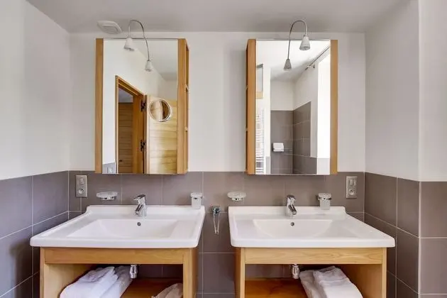 Tek Büyük Yataklı Oda, Banyolu/Duşlu, Üzüm Asması Manzaralı (Chambre)