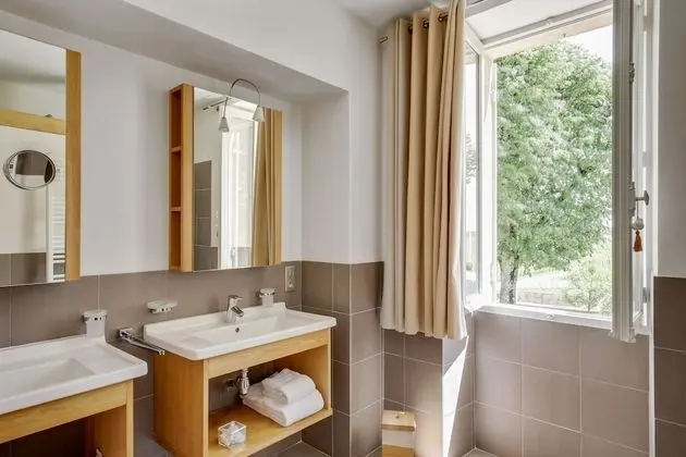 Tek Büyük Yataklı Oda, Banyolu/Duşlu, Üzüm Asması Manzaralı (Chambre)