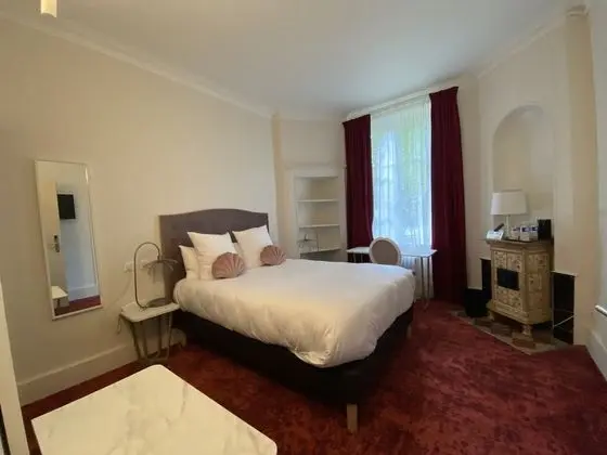 Tek Büyük Yataklı Oda