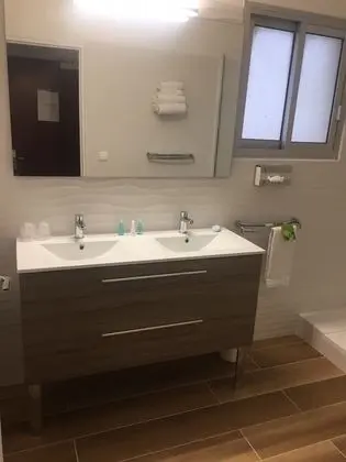 Üç Kişilik Oda