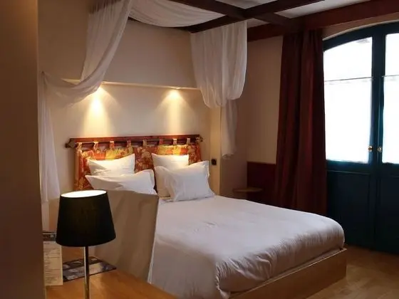 Standard Tek Büyük Yataklı Oda